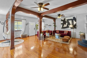 7BR 7BA Big House 1 block from Tropicana and Beach